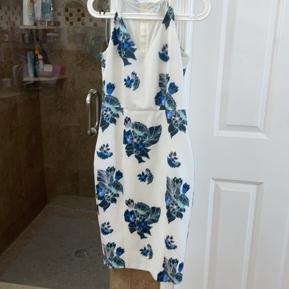 H&M White Dress with Blue Flowers - Picture 7 of 7